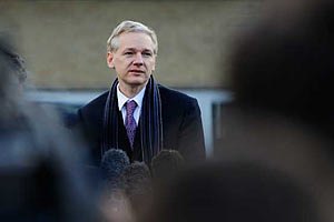 Основатель Wikileaks просит политическое убежище в Эквадоре