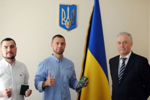 Экс-лидеру группы "Ляпис Трубецкой" разрешили жить в Украине 
