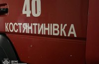 У Костянтинівці під час ліквідації пожежі рятувальники потрапили під повторний обстріл ворожого дрона