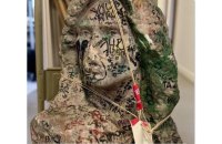 У Франції знайшли викрадений 37 років тому з кладовища бюст Джима Моррісона