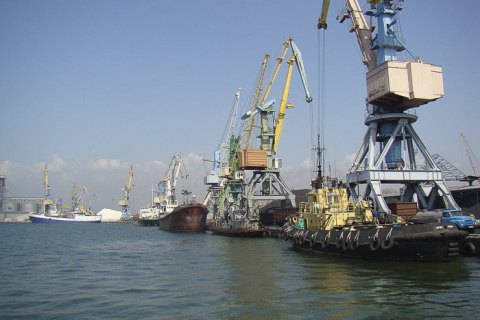 Из-за блокирования прохода судов через Керченский пролив Бердянский порт перешел на сокращенную рабочую неделю