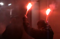В центре Киева неизвестные бросили дымовые шашки в ресторан-караоке 