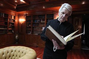 Литвин видасть свої книги з історії за державні кошти