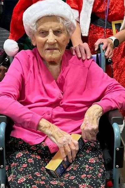 Етель на Різдво 2024