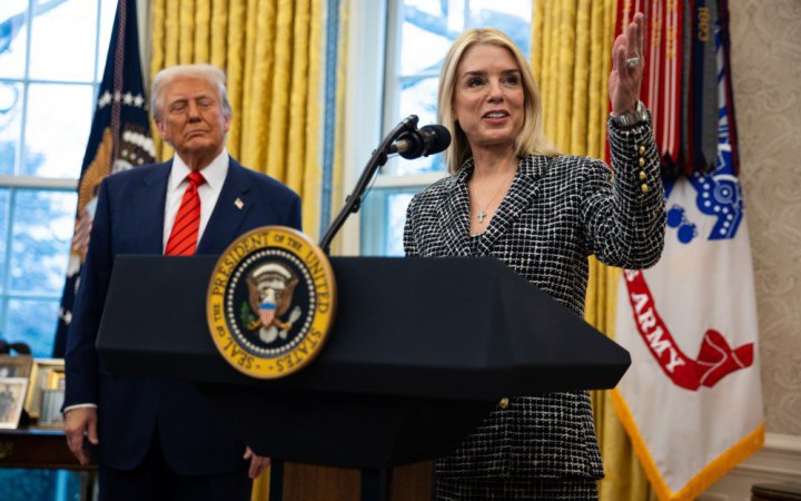 Чутки підтвердились: Трамп звільнив Пем Бонді з посади генпрокурора США