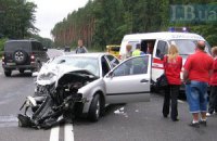 На Ирпенской трассе под Киевом столкнулись две машины, погиб пассажир