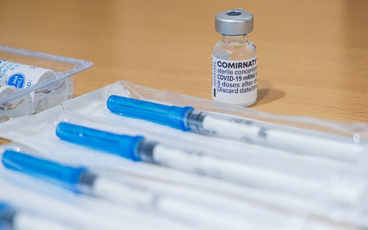 Єврорегулятор рекомендує затвердити дві нові вакцини проти омікрону