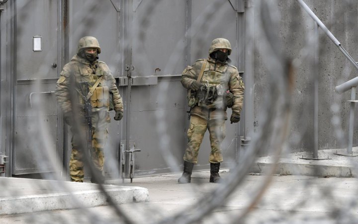 Росіяни планують створити спецтабори для чоловіків на окупованих територіях