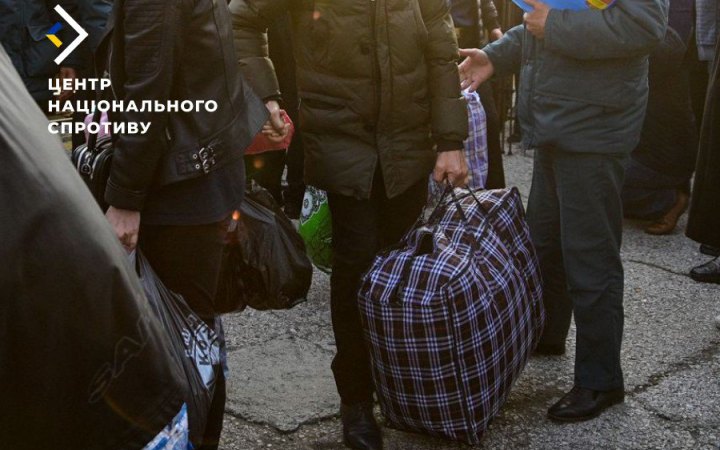 Росіяни депортували ще сто українців з окупованої Херсонщини