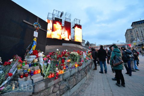 Луценко вручил медаль автору посекундного видео расстрелов на Майдане