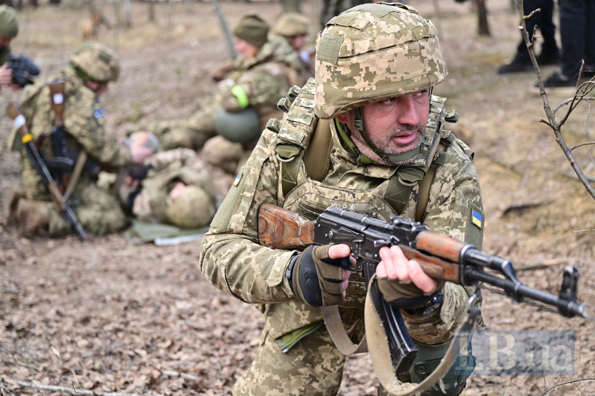 Українські новобранці під час навчань