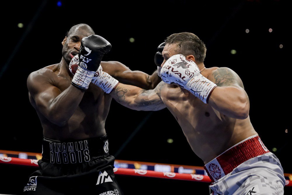 Олександр Усик б'є Даніеля Дюбуа