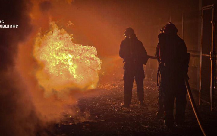 Зеленський: Росія застосувала для обстрілу України понад 50 ракет і близько 500 ударних дронів 