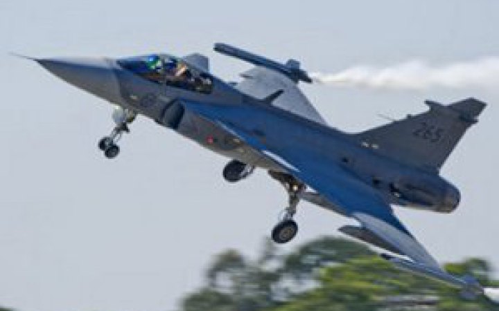 Швеція дозволить українським пілотам попрактикуватися на своїх винищувачах Jas 39 Gripen