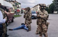 В Луцке задержали террориста и освободили 13 заложников
