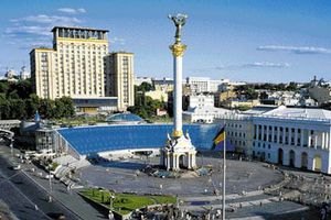 У центрі Києва встановили пластмасові урни