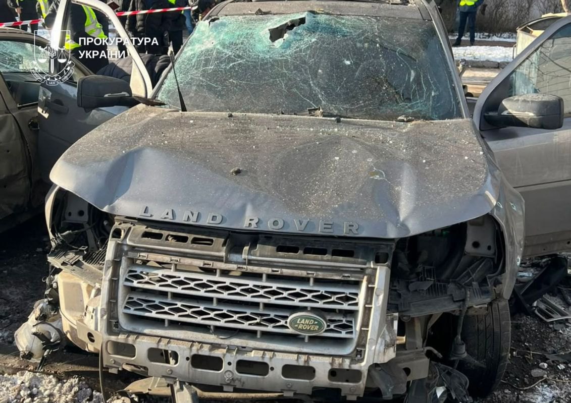 Знищений автомобіль військового