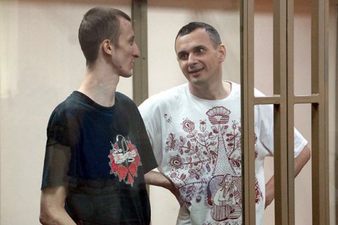 Сенцов и Кольченко просят писать им письма