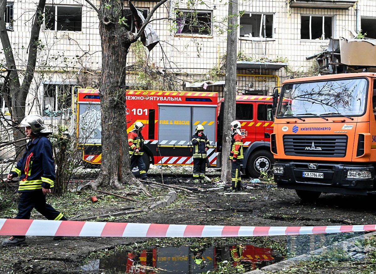 Роботи з ліквідації наслідків російського обстрілу