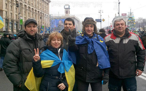 Олександр Солонтай (другий праворуч) на Майдані з кіровоградськими активістами &lt;&lt;Сили людей&gt;&gt;
