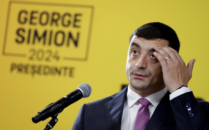 Екзитпол: у першому турі президентських виборів Румунії лідирує Джордже Сіміон