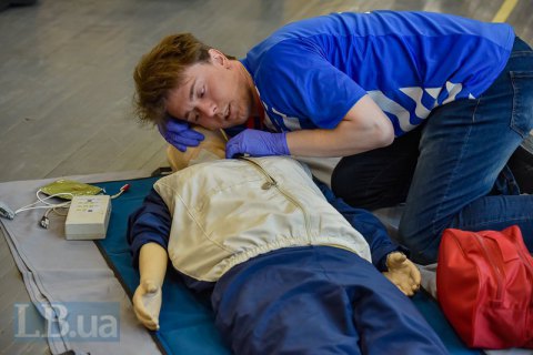 ​В Киеве провели соревнования медколледжей по первой неотложной помощи
