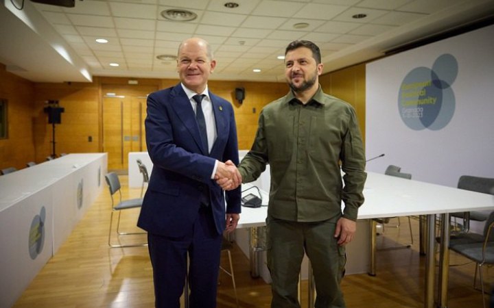Зеленський та Шольц обговорили ситуацію на Авдіївському напрямку та подальшу оборонну підтримку України