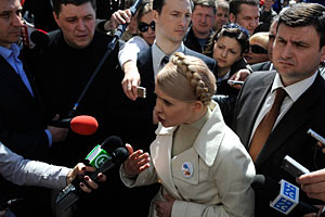 Тимошенко призывает отблагодарить "чернобыльцев" свечами