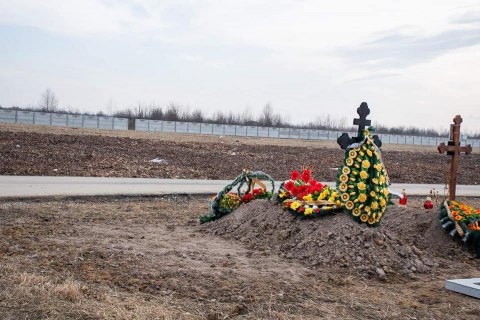 В садовом кооперативе возле Львова организовали нелегальное кладбище