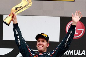 Феттель выиграл Гран-при Абу-Даби, одержав седьмую победу подряд 