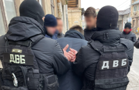 На Тернопільщині затримали посадовця поліції за вимагання хабарів від підприємця
