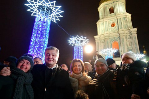 В Киеве​ 15 тысяч человек встретили Новый год на двух центральных площадях