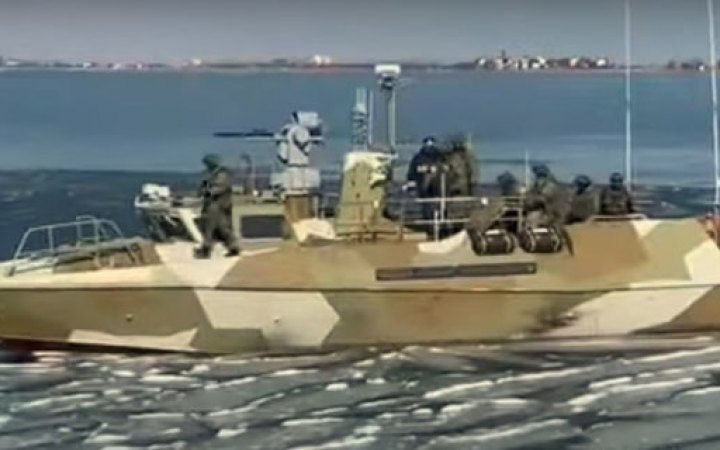 Росіяни десантними катерами перекинули підрозділ на острів Зміїний