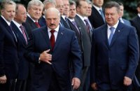 Янукович начал встречу с Лукашенко