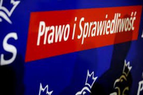 Правящую партию Польши поддерживают почти половина поляков