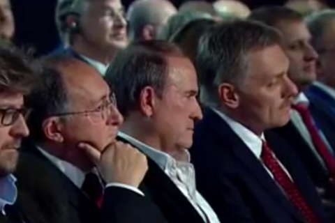 Медведчук занял место в первом ряду путинского форума в Сочи