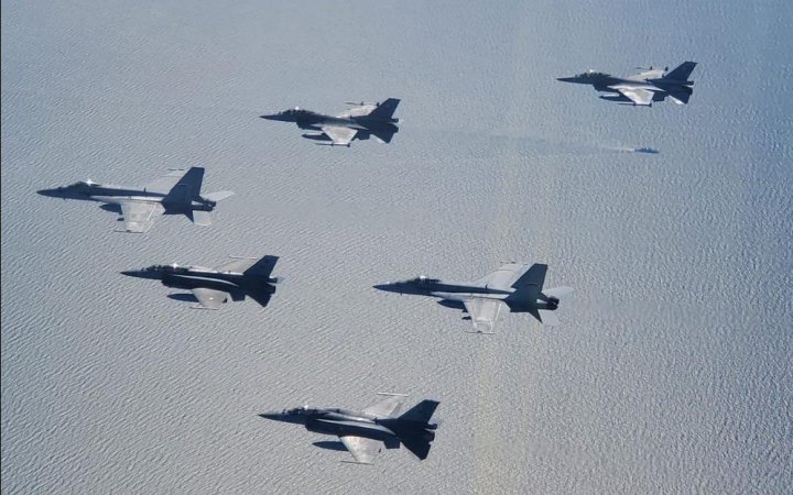 Винищувачі НАТО тричі за тиждень супроводжували російські літаки