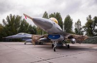 Reuters: на початку зими винищувачі F-16 України 3 тижні мали гострий дефіцит ракет американського виробництва