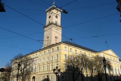 Львівська міськрада вимагає не голосувати за зміни до Конституції