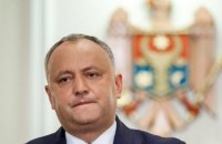 У Молдові депутати попросили КС тимчасово відсторонити Додона з посади