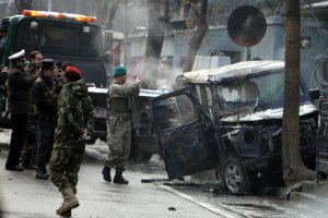 Внаслідок нападу на машини НАТО біля аеропорту Кабула загинули 3 людини
