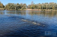 Як киян рятують від забрудненої води. Репортаж з Десни в Київській області