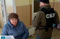 На Донеччині викрили працівницю "Укрзалізниці", яка розповсюджувала  фейки про "брудну бомбу" і "біолабораторії" в Україні