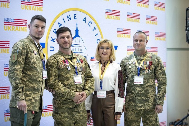 Учасники саміту