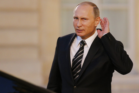 Мининформации объявило о капитуляции Путина в Париже