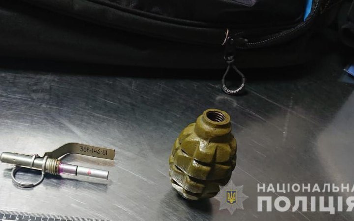 В Обухові на Київщині підліток підірвав гранату у під'їзді будинку