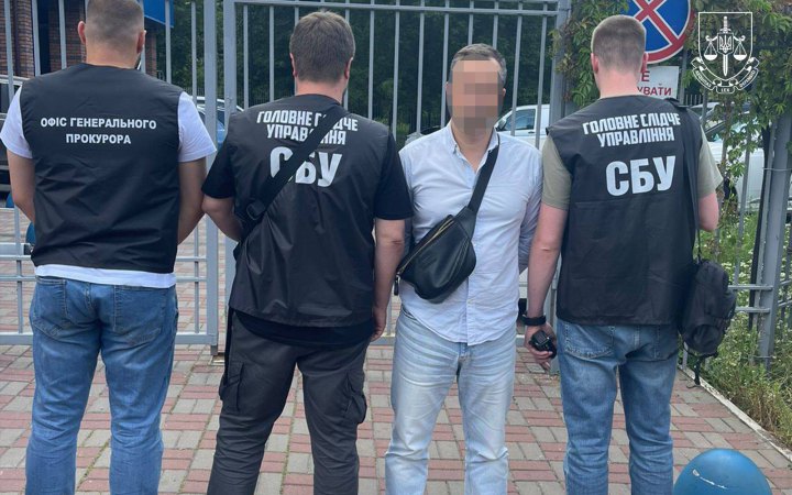 Посадовця Київського ТЦК та СП затримали за вимагання 3500$ за зняття з розшуку