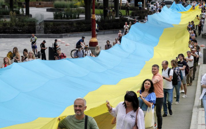 Більшість українців вважають, що долають суперечності та йдуть шляхом до згуртованої нації, - опитування