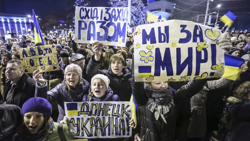Перший мітинг у Донецьку