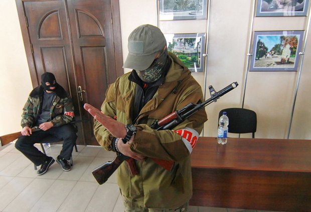 Боевики в одном из госзданий Донецка